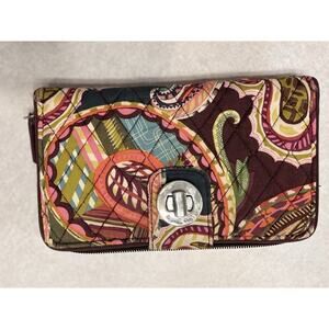 Vera Bradley Turn Lock Wallet Heirloom Paisley Retired Quilted Roomy Pockets
